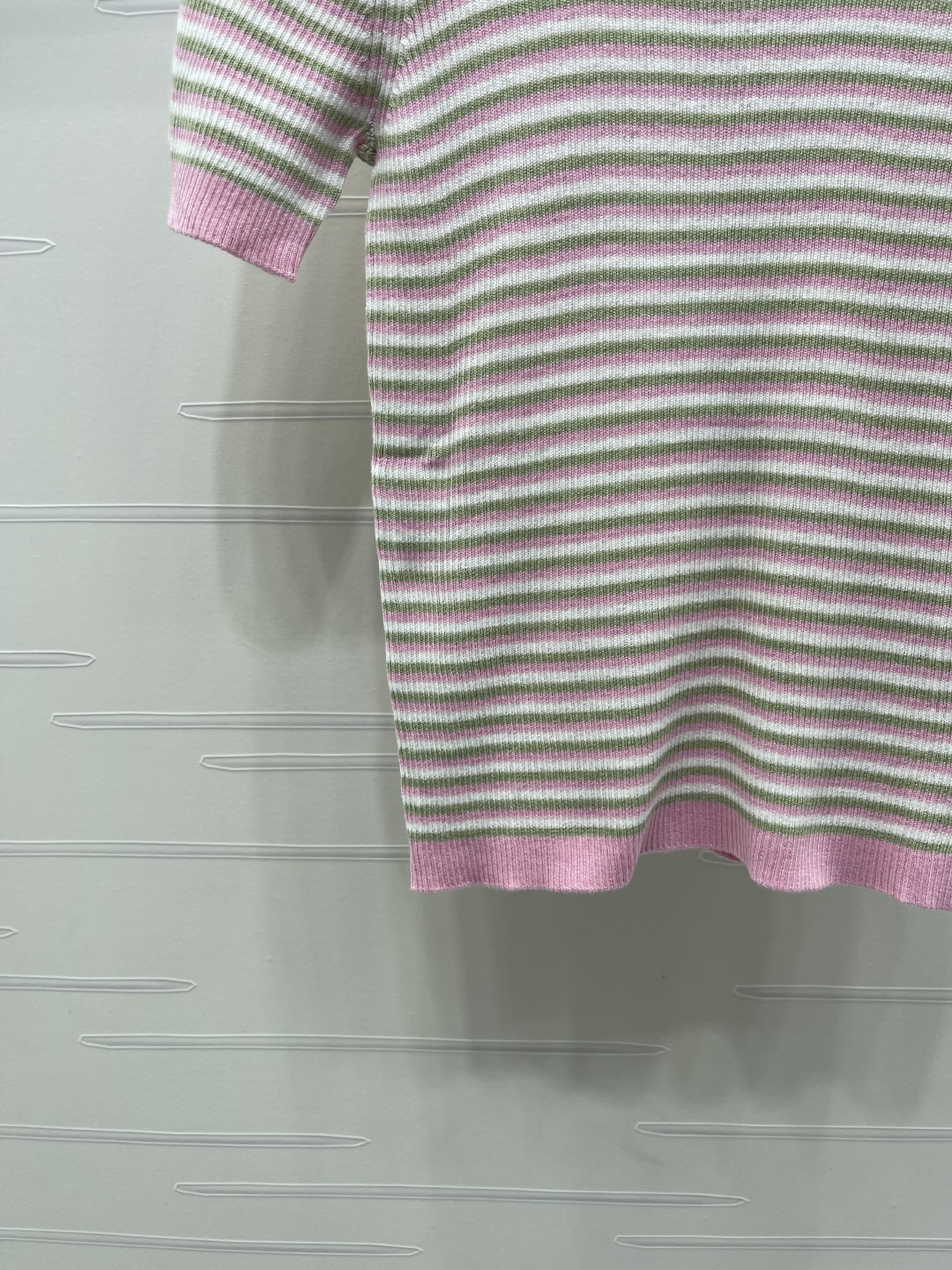 Women's short sleeves